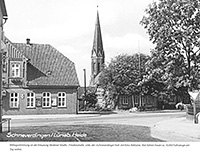 Schneverdinger Fotos – Kalender 2019 – Kreuzung Verdener Str. – Friedenstraße, Blick auf Peter-und-Pauls-Kirche von 1745    
