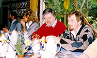 Klassentreffen 1988 in der Kaffestuuv Hanna Fach, Schneverdingen-Hansahlen <br/>v.li. Günter Wagner, Brigitte Lilie (geb. Ehlers), Lutz Stark, Dieter Dehne (geb. Müller)