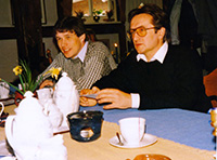 Klassentreffen 1988 in der Kaffestuuv Hanna Fach, Schneverdingen-Hansahlen <br/>v.li. Otto Willenbockel, Hartmut Scheibel