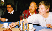 Klassentreffen 1988 in der Kaffestuuv Hanna Fach, Schneverdingen-Hansahlen <br/>v.li. Hartmut Scheibel, Herbert Ruttkowski, Marlis Hapke (geb. Camehl)