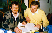 Klassentreffen 1988 in der Kaffestuuv Hanna Fach, Schneverdingen-Hansahlen <br/>v.li. Dieter Dehne (geb. Müller), Gerhard Rosebrock
